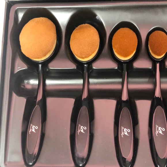 Makeup Brush Set - Picture 2 of 4